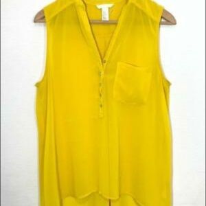 ⭐️H&M yellow sleeveless blouse⭐️